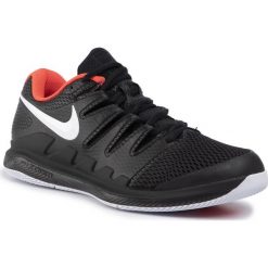 Buty NIKE - Air Zoom Vapor X Hc AA8030 016 Black/White/Bright Crimson. Czarne buty sportowe męskie Nike, z tworzywa sztucznego, bez zapięcia, tenisowe. Za 589,00 zł.