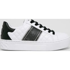 Guess Jeans - Buty. Czarne buty sportowe damskie Guess Jeans, z aplikacjami, z jeansu, sportowe. Za 499,90 zł.