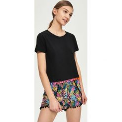 T-shirty damskie: T-shirt z kolorowym zdobieniem – Czarny
