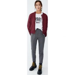 Koszulka z rokiem i napisem. Szare t-shirty damskie marki Pull&Bear, z napisami. Za 49,90 zł.