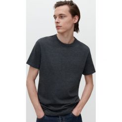T-shirt basic -. T-shirty męskie Reserved, s, bez wzorów, bez kołnierzyka. Za 39,99 zł.