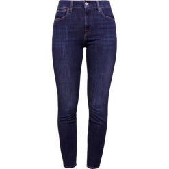Polo Ralph Lauren ERICA Jeansy Slim Fit dark indigo. Niebieskie jeansy damskie relaxed fit marki Polo Ralph Lauren, z bawełny. W wyprzedaży za 419,50 zł.