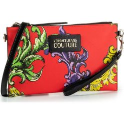 Torebka VERSACE JEANS COUTURE - E3VUBPU2 71283 518. Czerwone listonoszki damskie Versace Jeans Couture, bez wzorów, z jeansu, bez dodatków. Za 379,00 zł.