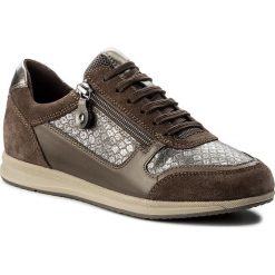 Sneakersy GEOX - D Avery A D74H5A 0PV22 C1X6J Smoke Grey/Chestnut. Pomarańczowe półbuty damskie Geox, na co dzień, bez wzorów, z zamszu, bez obcasa, na płaskiej podeszwie, bez zapięcia. W wyprzedaży za 219,00 zł.