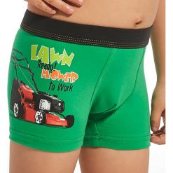 Chłopięce bokserki Lawn Mower. Bielizna chłopięca Cornette, z nadrukiem, z dzianiny. Za 21,99 zł.