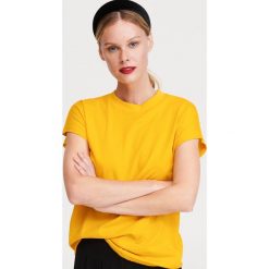 T-shirt z bawełny organicznej - Żółty. Żółte t-shirty damskie Reserved, s, bez wzorów, z bawełny, bez kołnierzyka. Za 24,99 zł.