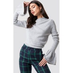 Rut&Circle Sweter z rozszerzanym rękawem Vega - Grey. Szare swetry damskie marki Rut&Circle, bez wzorów, z dzianiny, bez rękawów, długie, bez kaptura. W wyprzedaży za 60,97 zł.