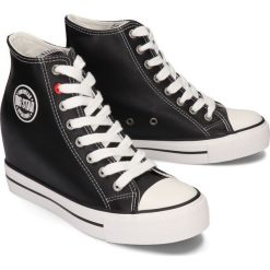 BIG STAR EE274615 czarny, trampki, sneakersy damskie. Czarne koturny damskie BIG STAR, bez wzorów, na sznurówki. Za 139,90 zł.