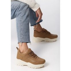Beżowe Sneakersy Caieiras. Brązowe sneakersy damskie Born2be, z futra. Za 99,99 zł.