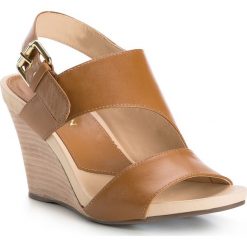 Buty damskie. Koturny damskie Wittchen, bez wzorów, ze skóry, bez obcasa, na koturnie. W wyprzedaży za 199,90 zł.