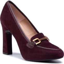 Półbuty UNISA - Piero Ks Pb Grape. Czerwone półbuty damskie Unisa, z aplikacjami, ze skóry, eleganckie, bez obcasa, na obcasie, bez zapięcia. Za 569,00 zł.