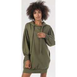 Khaki Bluza Evalisse. Brązowe bluzy damskie Born2be, s, bez wzorów, bez rękawów, z kapturem. Za 89,99 zł.