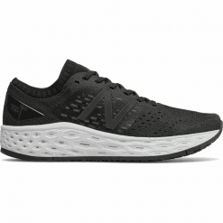 New Balance Fresh Foam Vongo v4 - MVNGOBK4. Pomarańczowe buty sportowe męskie New Balance, bez zapięcia, tenisowe. W wyprzedaży za 349,99 zł.