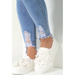 Białe Slip On Down Again. Białe trampki damskie slip on marki vices. Za 79,99 zł.