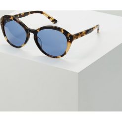 Calvin Klein Okulary przeciwsłoneczne brown/blue. Pomarańczowe okulary przeciwsłoneczne damskie marki Calvin Klein. W wyprzedaży za 413,40 zł.