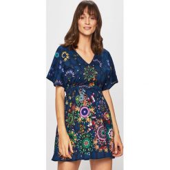 Desigual - Sukienka. Niebieskie sukienki damskie Desigual, na co dzień, s, bez wzorów, z bawełny, casualowe, bez kołnierzyka, z krótkim rękawem, krótkie, mini, rozkloszowane. W wyprzedaży za 199,90 zł.