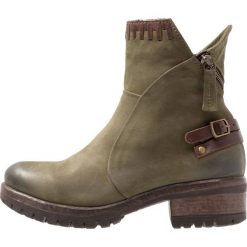 Lazamani Botki green. Zielone botki damskie skórzane marki Lazamani, klasyczne. Za 509,00 zł.