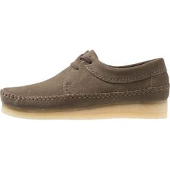 Clarks Originals WEAVER Sznurowane obuwie sportowe olive. Zielone buty sportowe męskie marki Clarks Originals, ze skóry, na sznurówki. Za 669,00 zł.