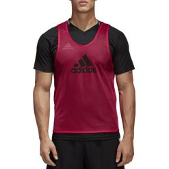 Adidas Training Tee F82134 t-shirt męskie czerwone XL. Czerwone t-shirty męskie Adidas, xl, bez wzorów, z poliesteru, bez kołnierzyka. W wyprzedaży za 24,99 zł.