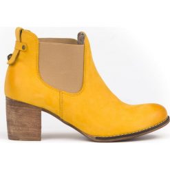 Nieocieplane sztyblety na obcasie - skóra naturalna - model 455 - kolor żółty. Żółte botki damskie Zapato, na zimę, ze skóry, klasyczne, na wysokim obcasie, na obcasie, bez zapięcia. W wyprzedaży za 319,20 zł.