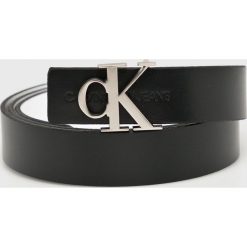 Calvin Klein Jeans - Pasek skórzany dwustronny. Czarne paski damskie marki Calvin Klein Jeans, w paski, z jeansu. Za 279,90 zł.