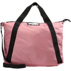 DAY Birger et Mikkelsen DAY GWENETH CROSS Torba na zakupy pink. Czerwone torby damskie na zakupy marki DAY Birger et Mikkelsen. Za 249,00 zł.