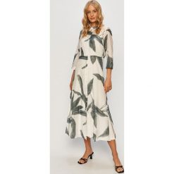 Only - Sukienka. Białe sukienki damskie ONLY, na co dzień, bez wzorów, z elastanu, casualowe, bez kołnierzyka, bez rękawów, midi, rozkloszowane. Za 429,90 zł.