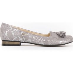 Klasyczne baleriny z frędzlami - skóra naturalna - model 009 - kolor szary wąż. Szare baleriny damskie Zapato, bez wzorów, ze skóry, eleganckie, na niskim obcasie, na obcasie. W wyprzedaży za 209,30 zł.