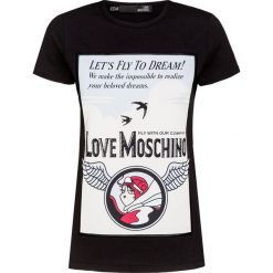 T-shirt LOVE MOSCHINO. Czarne bluzki damskie Love Moschino, z nadrukiem, z bawełny, z okrągłym kołnierzem. Za 630,00 zł.