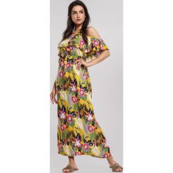 Żółta Sukienka Slowly. Żółte sukienki damskie other, xl, bez wzorów, bez kołnierzyka, bez rękawów, maxi. Za 79,99 zł.