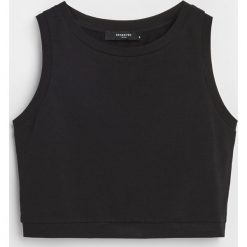 Krótki top - Czarny. Topy damskie Reserved. Za 49,99 zł.