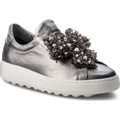 Sneakersy PHILIPPE MODEL - Madeleine VBLD MF01 Metal Bow Gun. Szare półbuty damskie marki Philippe Model, bez wzorów, ze skóry, bez obcasa, na koturnie, bez zapięcia. W wyprzedaży za 889,00 zł.