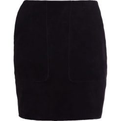 Minispódniczki: Bruuns Bazaar SHANNAN SUEDE Spódnica skórzana black