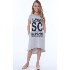 Sukienki dziewczęce: Sukienka dziewczęca z napisami jasnoszara NDZ8247