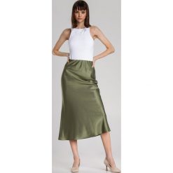 Zielona Spódnica Howarth. Zielone spódniczki damskie Renee, s, z satyny, midi, trapezowe. Za 119,99 zł.
