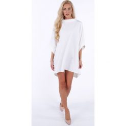 Kremowa elegancka sukienka oversize 0215. Białe sukienki damskie Fasardi, s, bez wzorów, eleganckie, bez kołnierzyka, bez rękawów, oversize. Za 189,00 zł.