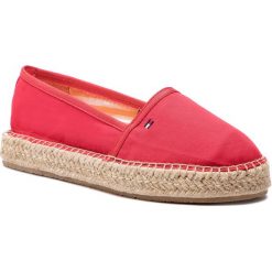 Espadryle TOMMY HILFIGER - Flat Espadrille FW0FW04109 Tango Red 611. Czerwone espadryle damskie TOMMY HILFIGER, bez wzorów, z tworzywa sztucznego, bez obcasa, na płaskiej podeszwie. Za 279,00 zł.