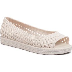 Półbuty MELISSA - Camilla + Jason Wu Ad 32685 Beige/White 01664. Białe półbuty damskie Melissa, na co dzień, bez wzorów, z tworzywa sztucznego, bez obcasa, na płaskiej podeszwie, bez zapięcia. Za 359,00 zł.