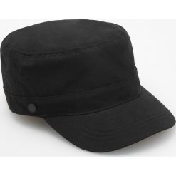 Czapka fidelka - Czarny. Czarne czapki męskie marki Reserved, bez wzorów. Za 39,99 zł.