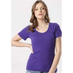 Fioletowy T-shirt Blomsea. Fioletowe t-shirty damskie Born2be, s, bez wzorów, z dzianiny, sportowe, bez kołnierzyka. Za 39,99 zł.