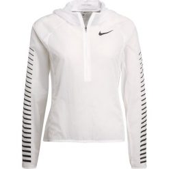 Nike Performance IMPOSSIBLY LIGHT Kurtka do biegania white. Białe kurtki sportowe damskie marki Nike Performance, xl, z materiału. W wyprzedaży za 295,20 zł.