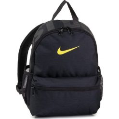 Plecak NIKE - BA5559-080 Czarny. Czarne plecaki męskie Nike, bez wzorów, z materiału, sportowe. Za 79,00 zł.