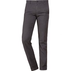 BOSS CASUAL Chinosy light pastel grey. Szare chinosy męskie BOSS Casual, z bawełny. Za 539,00 zł.