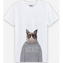 Koszulka "Grumpy Cat" w kolorze białym. Białe koszulki damskie Wooop, xl, bez wzorów, z bawełny, z okrągłym kołnierzem. W wyprzedaży za 56,95 zł.