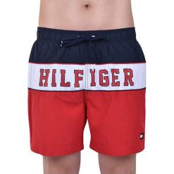 Tommy Hilfiger Plavkové kraťasy Medium Drawstring UM0UM01116 -611 Tango Red (rozmiar M). Czerwone kąpielówki męskie TOMMY HILFIGER, m, bez wzorów. W wyprzedaży za 255,00 zł.