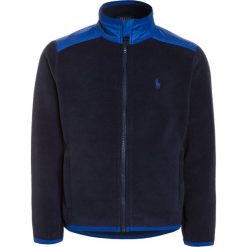Polo Ralph Lauren HYBRID OUTERWEAR Kurtka z polaru french navy. Niebieskie kurtki męskie Polo Ralph Lauren, z poliesteru. W wyprzedaży za 231,20 zł.