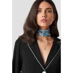 Apaszki damskie: NA-KD Accessories Satynowa apaszka w paski - Blue