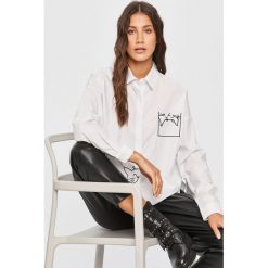 Answear Lab - Koszula. Białe bluzki damskie Answear Lab, na co dzień, s, z aplikacjami, z elastanu, klasyczne, z klasycznym kołnierzykiem, z długim rękawem. Za 129,90 zł.