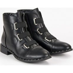 STYLOWE BOTKI. Czarne botki damskie marki FILIPPO, eleganckie, bez obcasa, bez zapięcia. Za 129,90 zł.