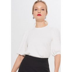 Bluzka z bufiastymi rękawami - Biały. Białe bluzki damskie Mohito, s, bez wzorów, bez kołnierzyka, bez rękawów. Za 69,99 zł.